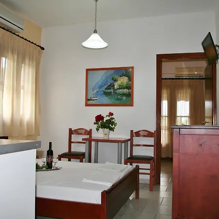 Apartment Kallisti Ormos Panagias
